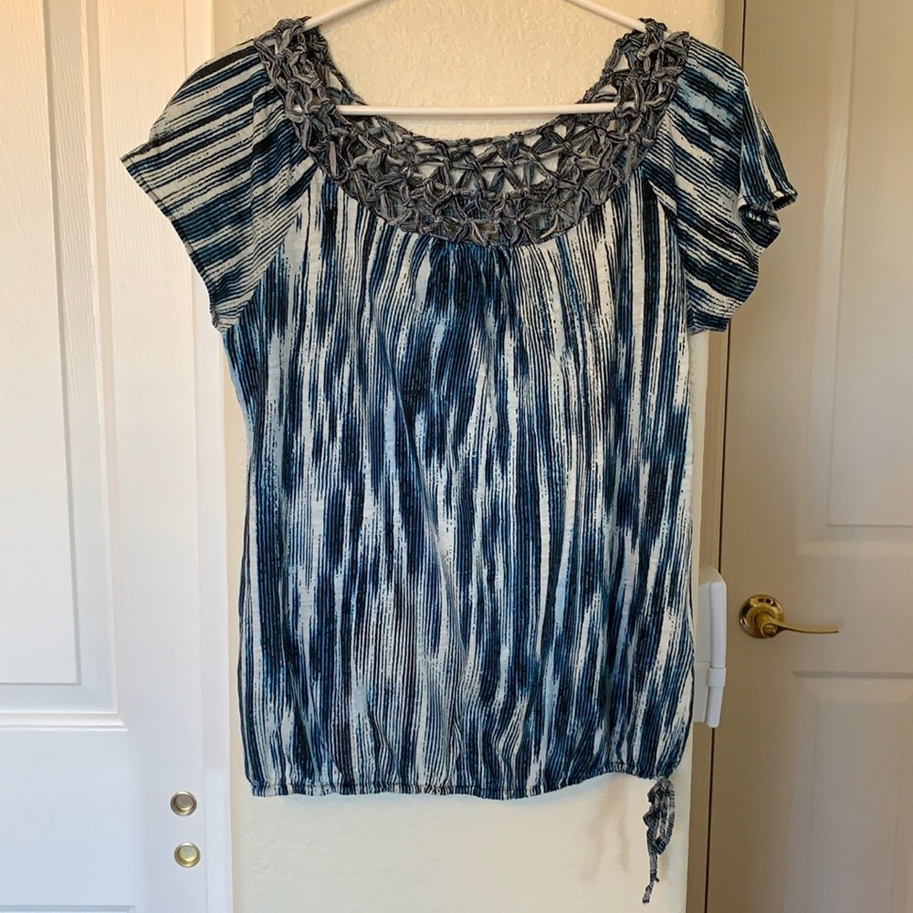 Lucky Brand Woman’s Top w/Drawstring Hem Size S